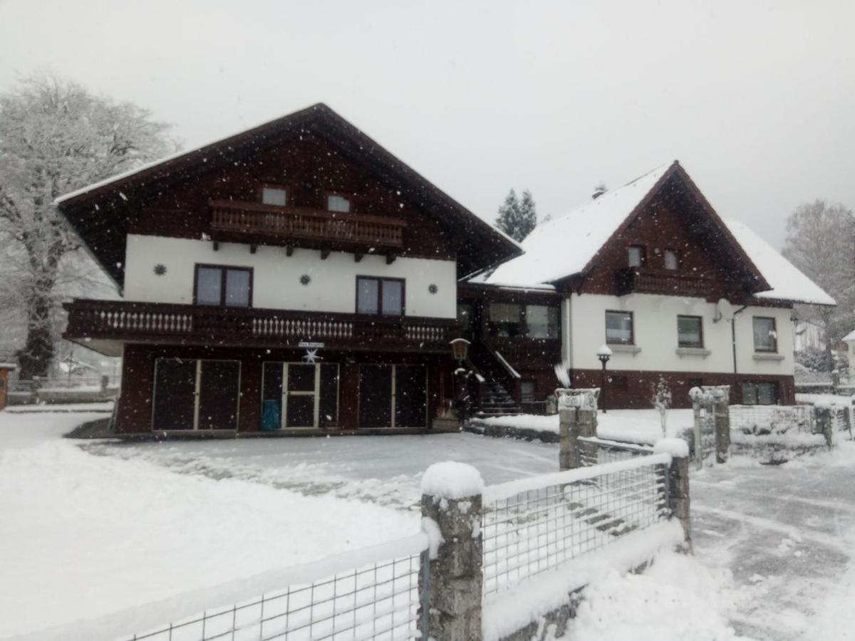 Haus Bergblick Fruehstueckspension Oberort Exterior photo