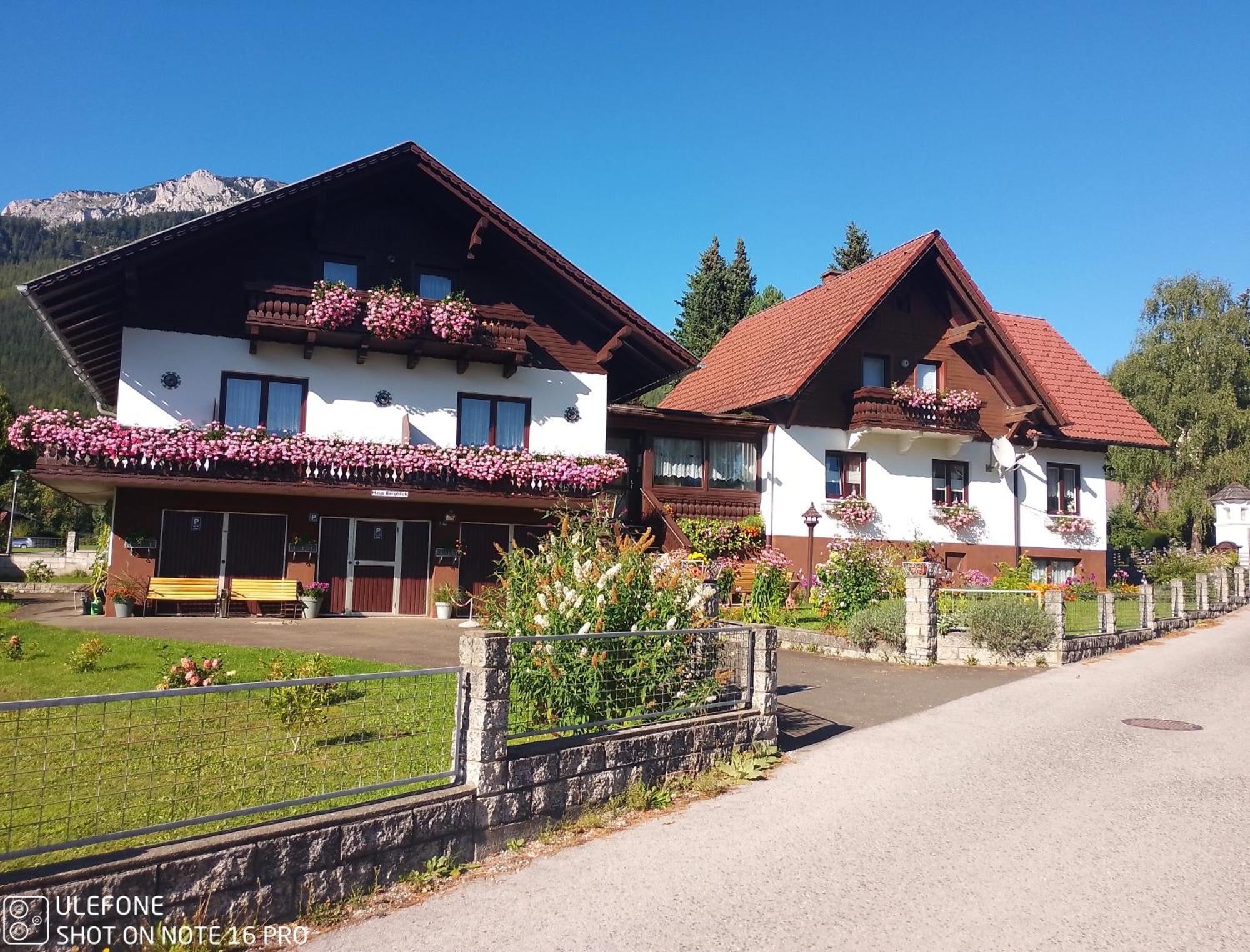 Haus Bergblick Fruehstueckspension Oberort Exterior photo